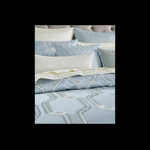 NIB Hotel Collection Marquesa‎ Geo Embroidered King Duvet Cover Pastel - Picture 11 of 11